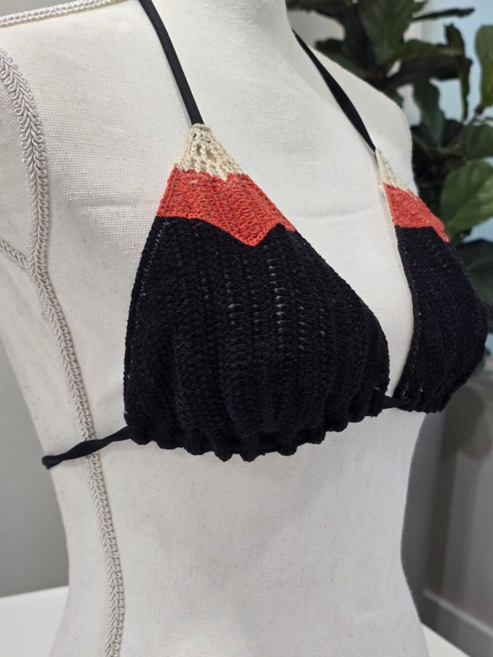 Victoria’s Secret ✦ Bikini Set ✦ Black Orange Beige Crochet Triangle Swimwear S - Picture 6 of 12